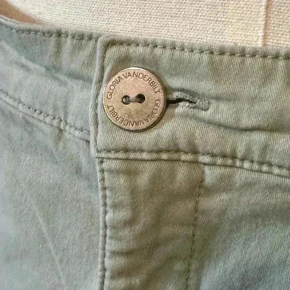 gloria vanderbilt shorts Size 12 Button Details. 6” Inseam. Light Green/khaki - Picture 2 of 8